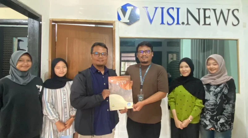 Siswi SMKN 7 Baleendah Jalani PKL di VISI.NEWS, Perdalam Pengalaman Dunia Kerja Digital